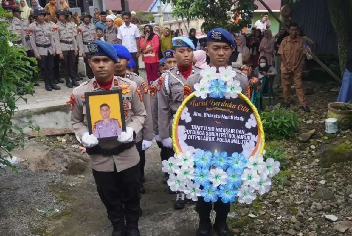 inp-chief-awards-posthumous-promotion-to-bharatu-mardi-hadji