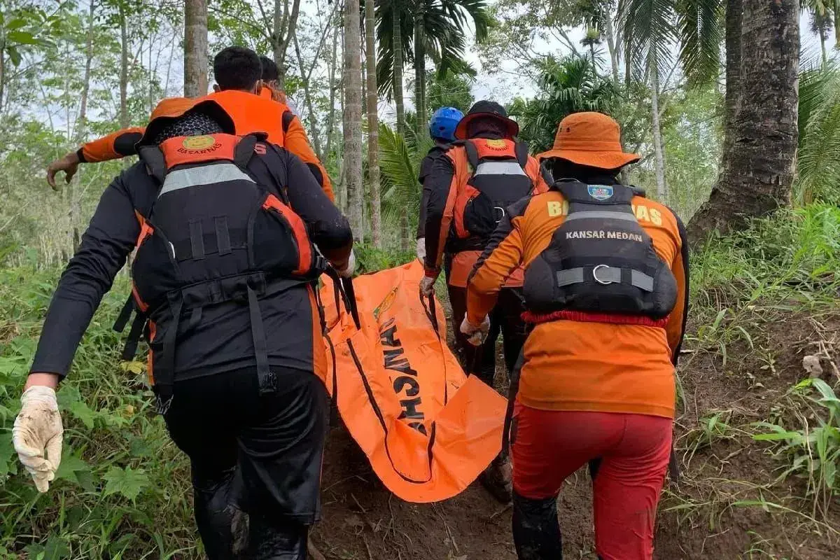 three-search-and-rescue-team-formed-to-search-the-missing-flash-flood-victims-in-medan