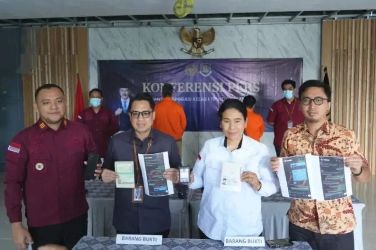 malaysian-student-posing-as-police-officer-arrested-in-yogyakarta-for-fraud