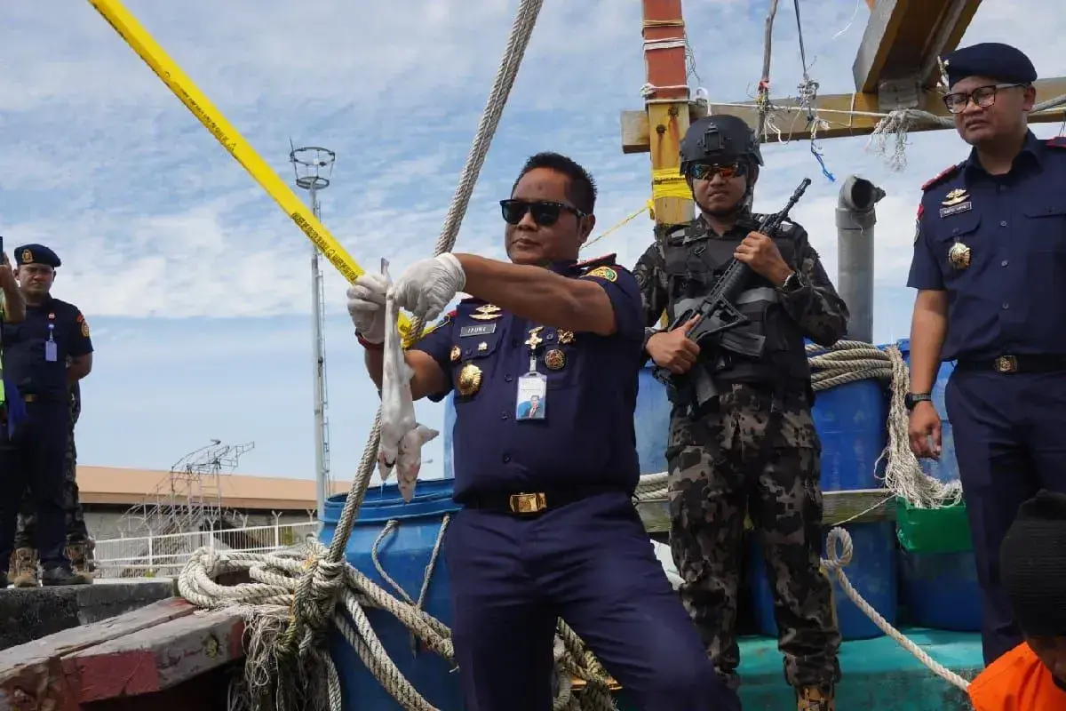 kkp-secured-two-malaysian-vessels-for-illegal-fishing-in-malacca-strait