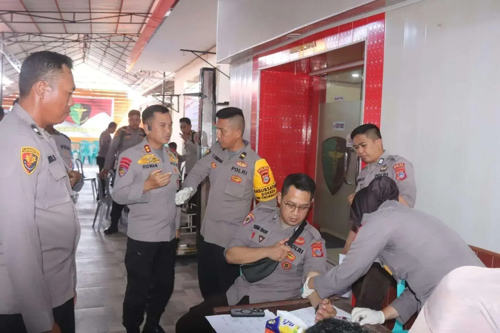 central-kalimantan-checks-the-health-of-personnel-ahead-regional-head-election-voting-day