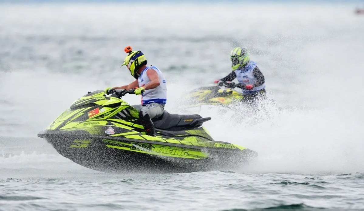 simalungun-cup-draws-enthusiastic-crowds-at-2024-aquabike-jetski-championship