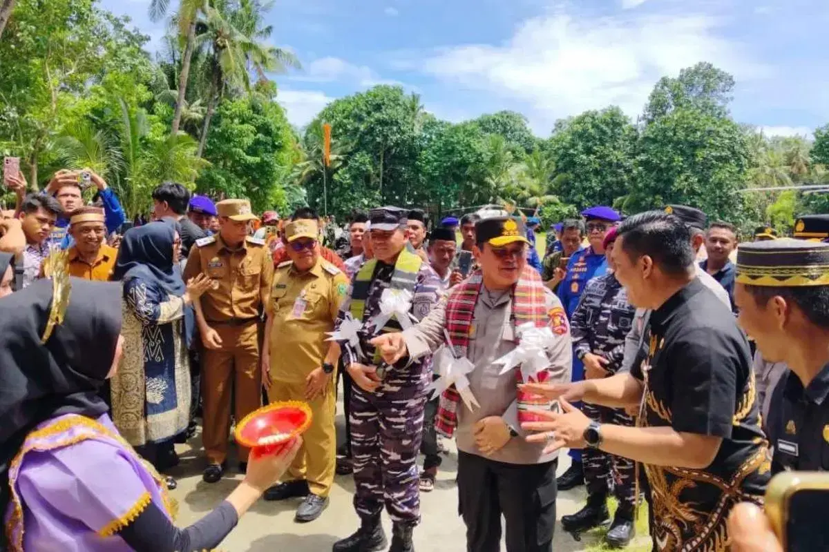 navy-and-inp-launch-internet-access-in-remote-takalar-island
