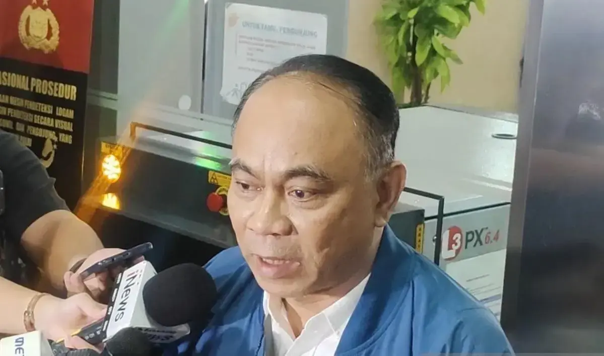 minister-budi-arie-denies-taking-50-cut-from-online-gambling-protection-scheme