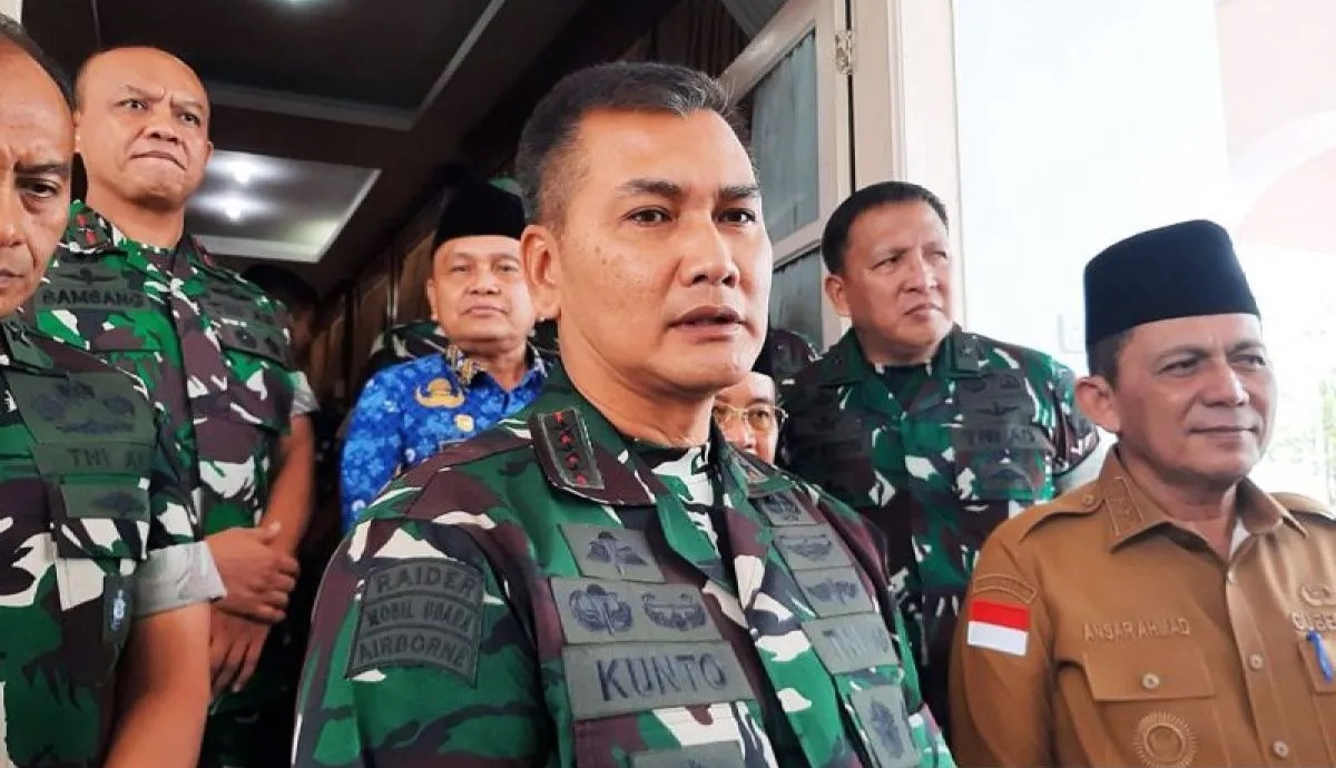 tni-commander-reshuffles-237-senior-officers