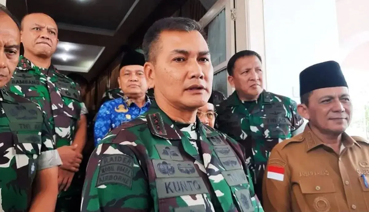 tni-commander-reshuffles-237-senior-officers