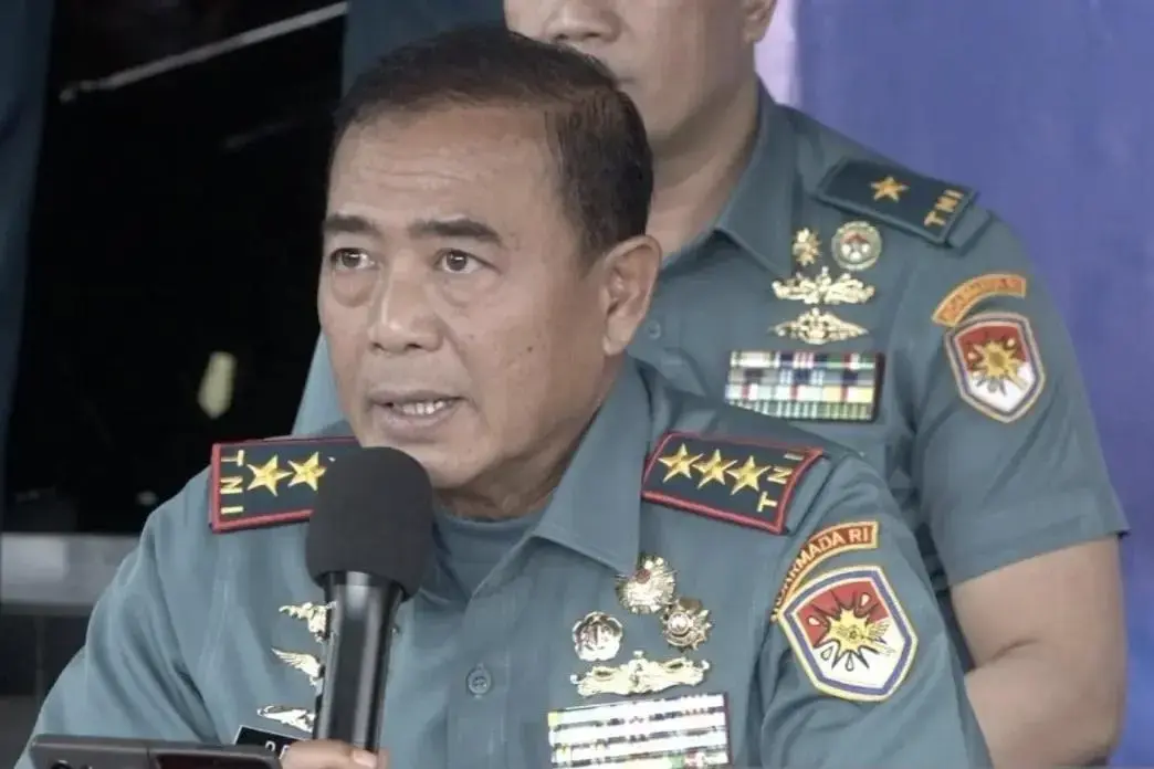 navy-personnel-carried-firearm-on-toll-road-due-to-aide-role-navy-fleet-commander