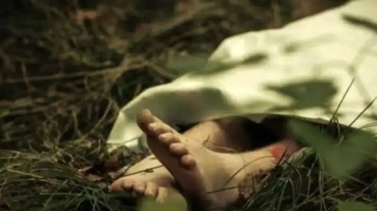 police-investigate-the-body-of-a-deceased-woman-found-inside-a-blue-plastic-drum