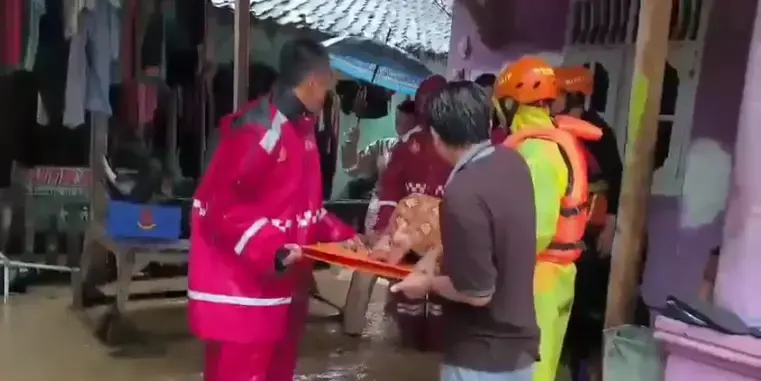 police-quick-response-in-handling-disasters-in-sukabumi
