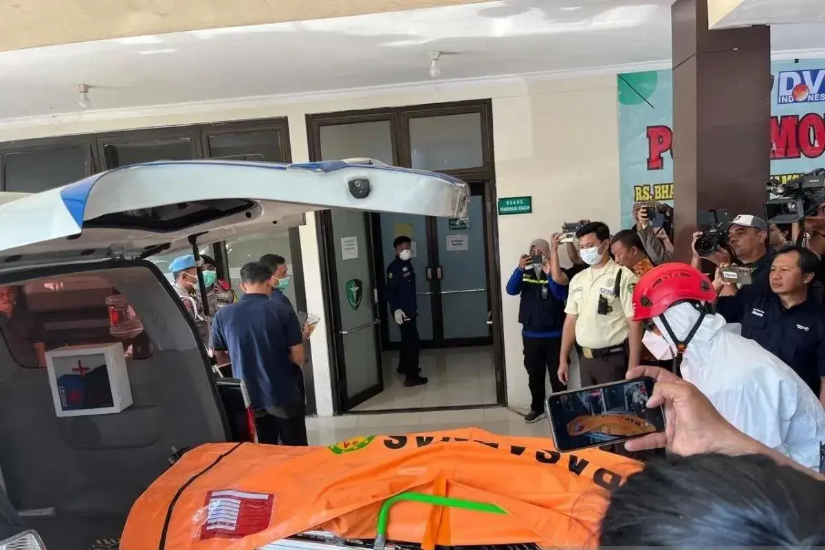 bhayangkara-hospital-receives-45-body-bags-from-al-khoziny-school-collapse-in-east-java
