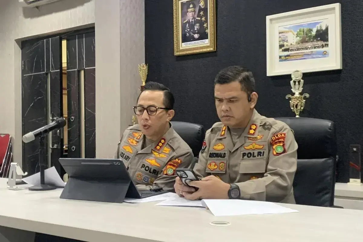 metro-jaya-police-arrest-lokataru-director-for-allegedly-inciting-minors-in-violent-protest