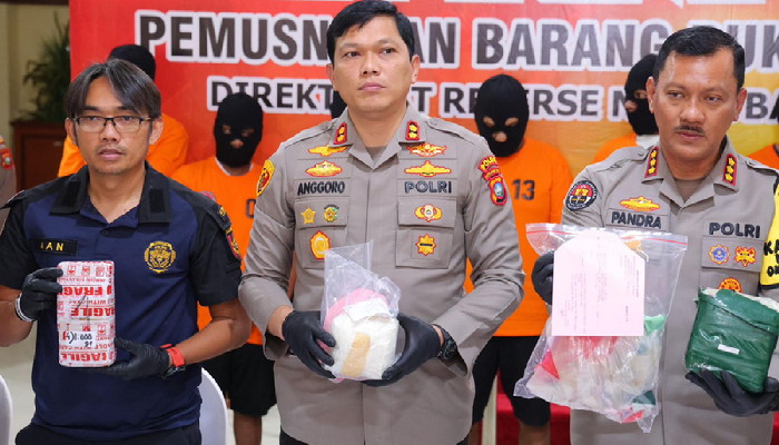 dozens-of-grams-of-drugs-destroyed-by-police-in-riau-island-in-fight-against-narcotics