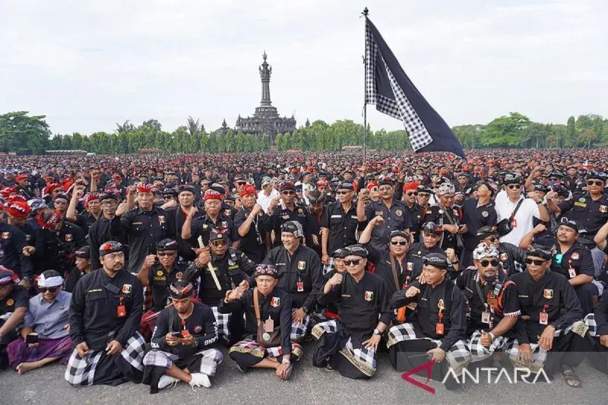 thousands-of-balinese-pecalang-held-a-declaration-of-mass-organisation-rejection