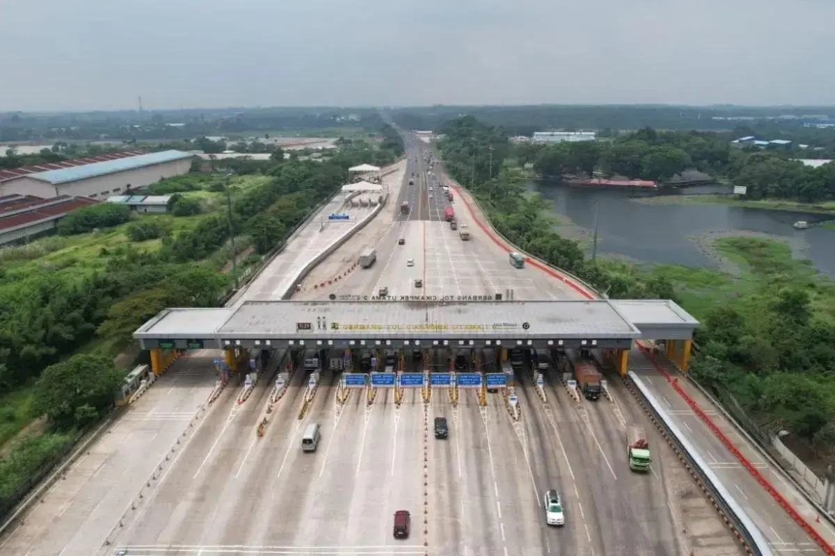 325000-cars-depart-greater-jakarta-ahead-of-eid