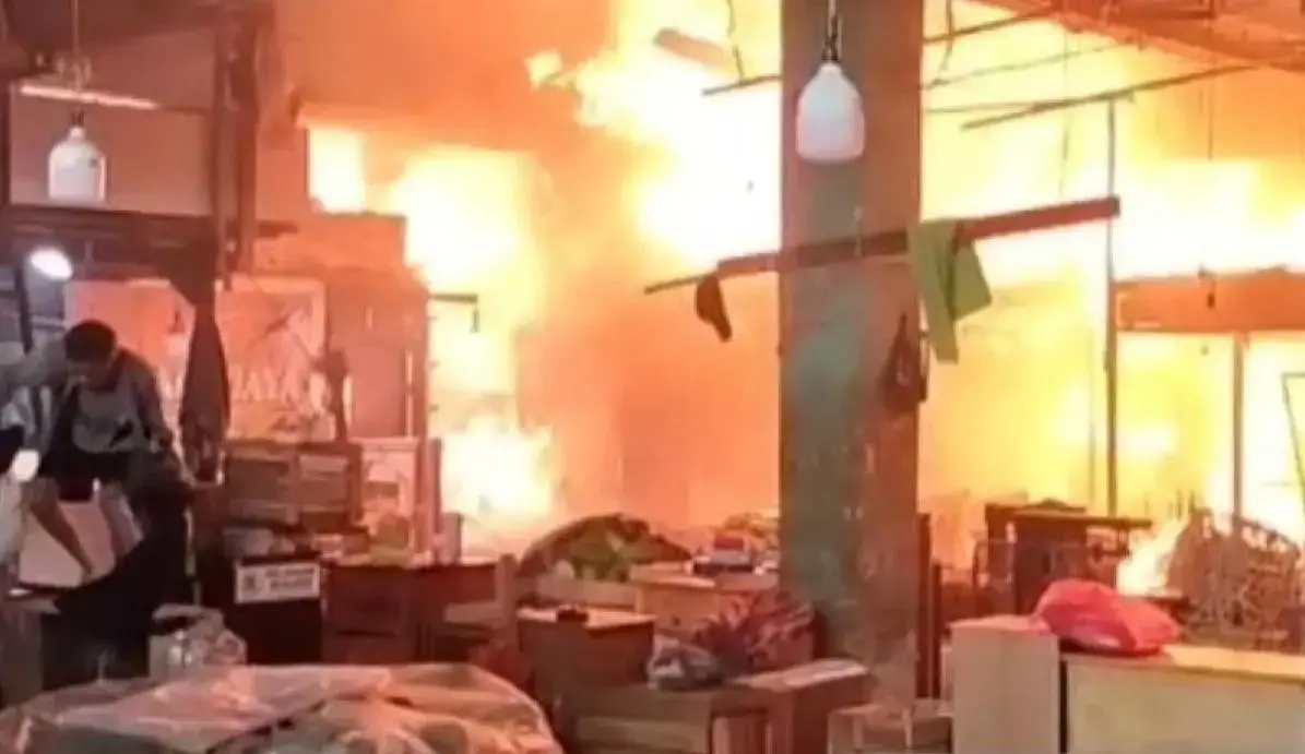 fire-at-kramat-jati-central-market-believed-to-be-triggered-by-electrical-short-circuit