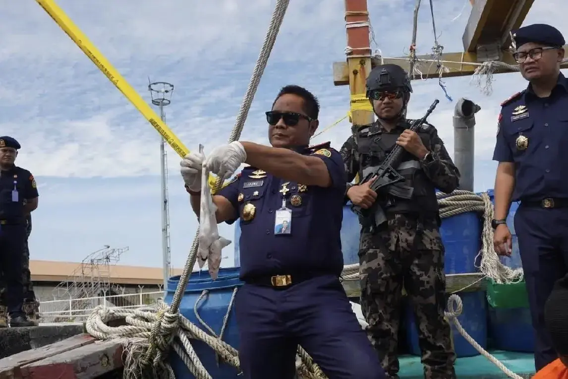 indonesia-seizes-two-malaysian-vessels-suspected-of-illegal-fishing-in-malacca-strait