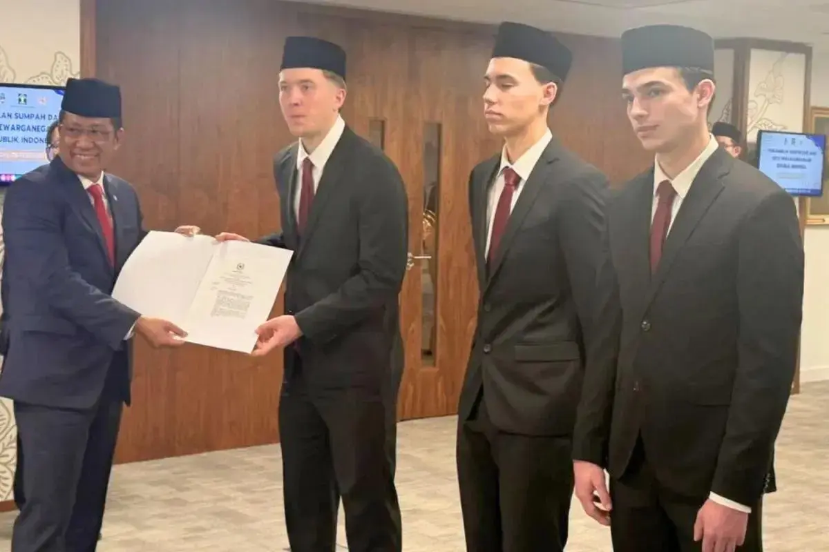 ole-romeny-tim-geypens-and-dion-markx-officially-become-indonesian-citizens