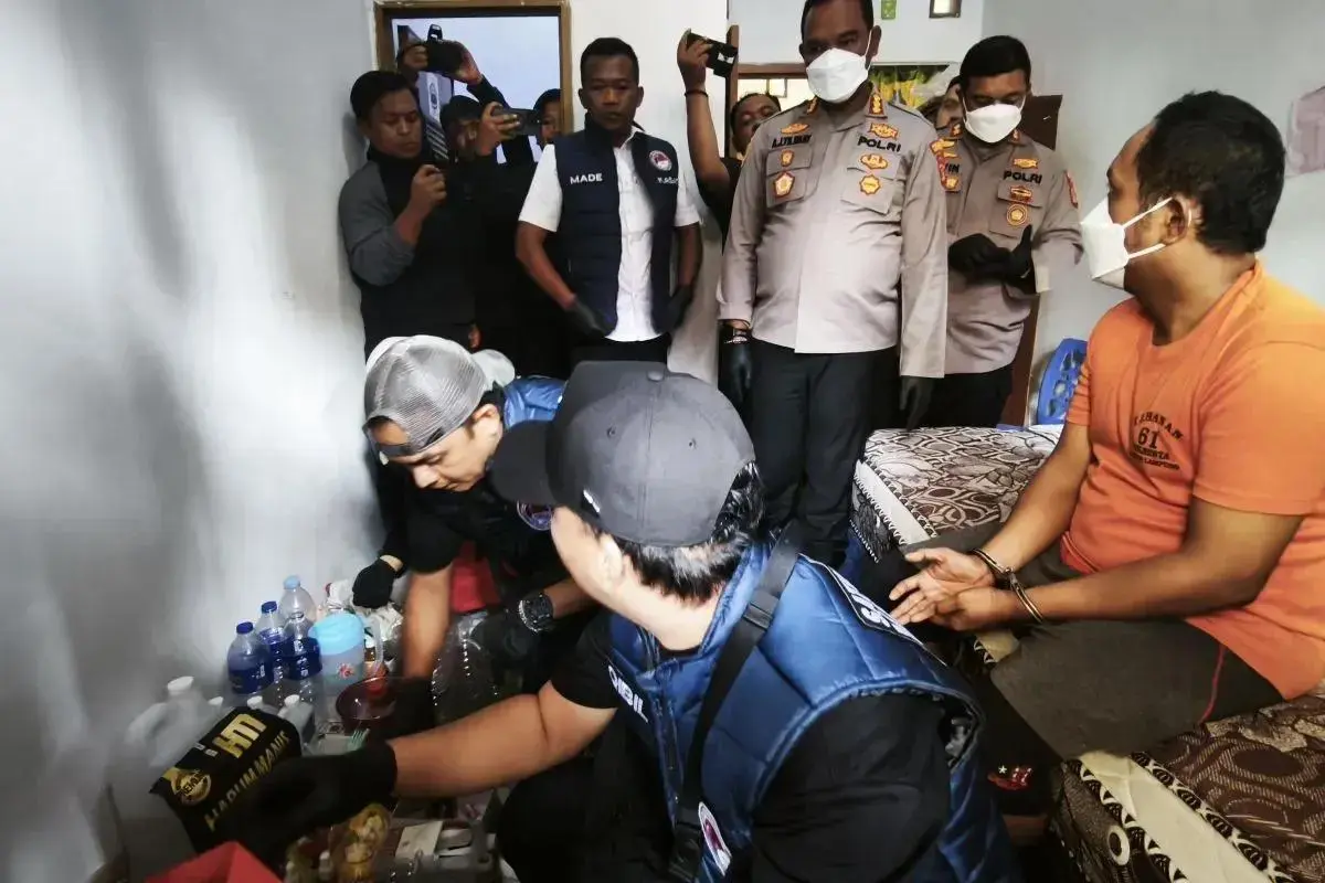bandarlampung-police-bust-synthetic-tobacco-lab-in-rented-house