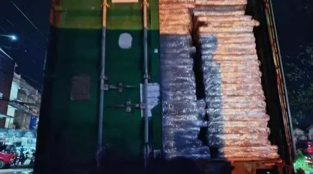 mantap-praja-kapuas-operation-task-force-secures-election-logistics-arrival-at-dwikora-port