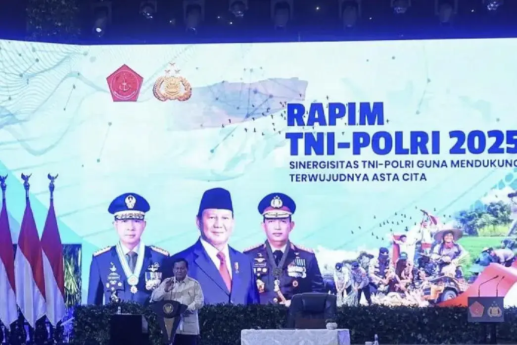 president-prabowo-reminds-tni-inp-their-weapons-are-a-mandate-from-the-people